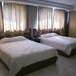 Hotel Roma Plaza