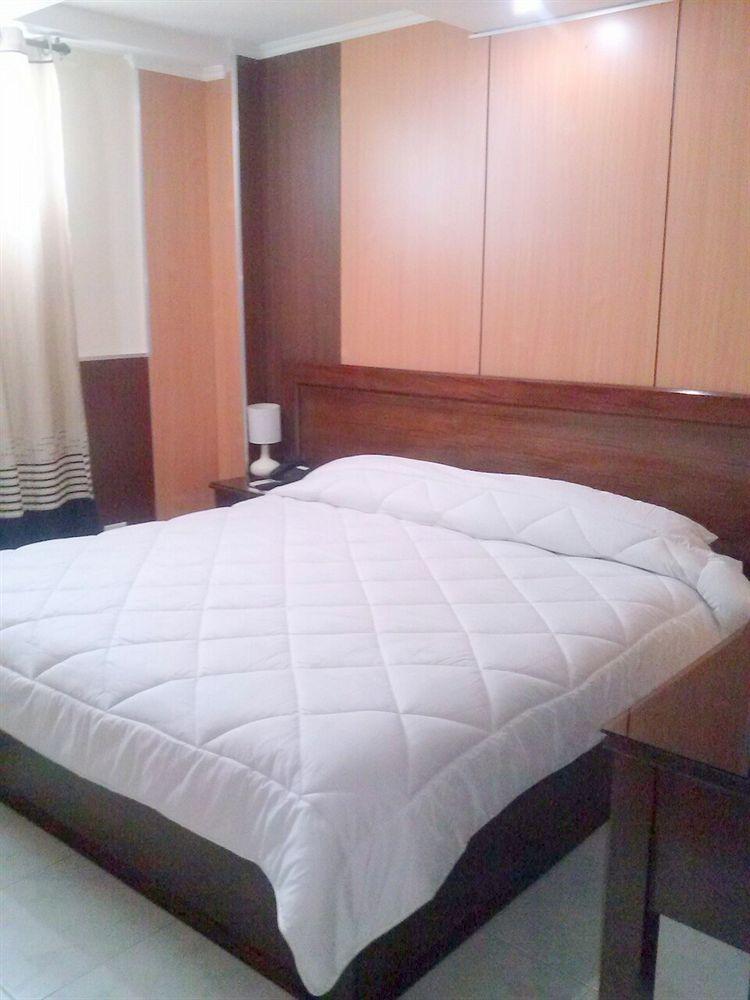Roma Plaza Hotel