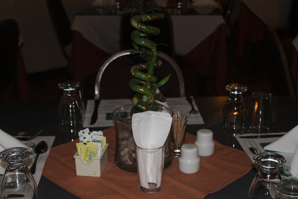 Roma Plaza Hotel